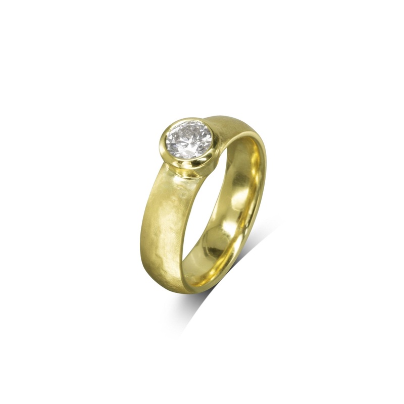 18ct Gold Ring With Brilliant Cut Diamond