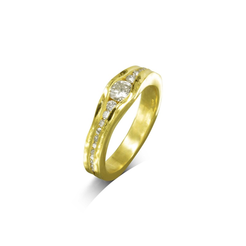 Trap Diamond Engagement Ring (4mm)