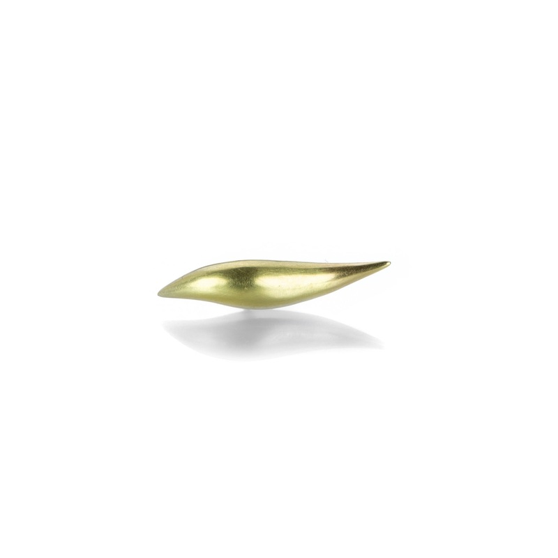 18k Small Slug Stud (Single)