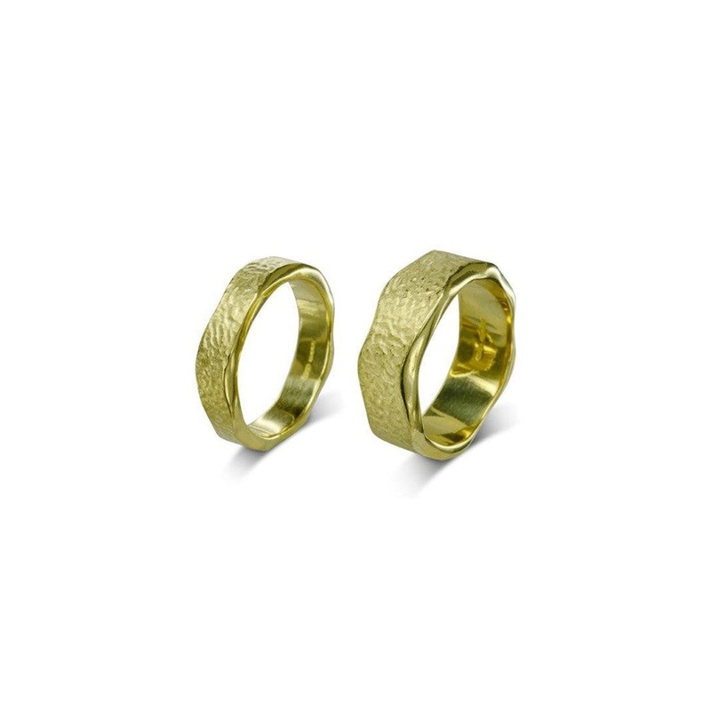 Side Hammered Textured Gold Wedding Band Set