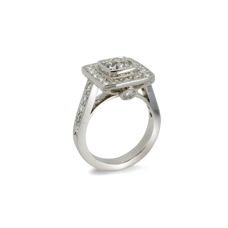 Double Diamond and Pav Diamond Cluster Ring
