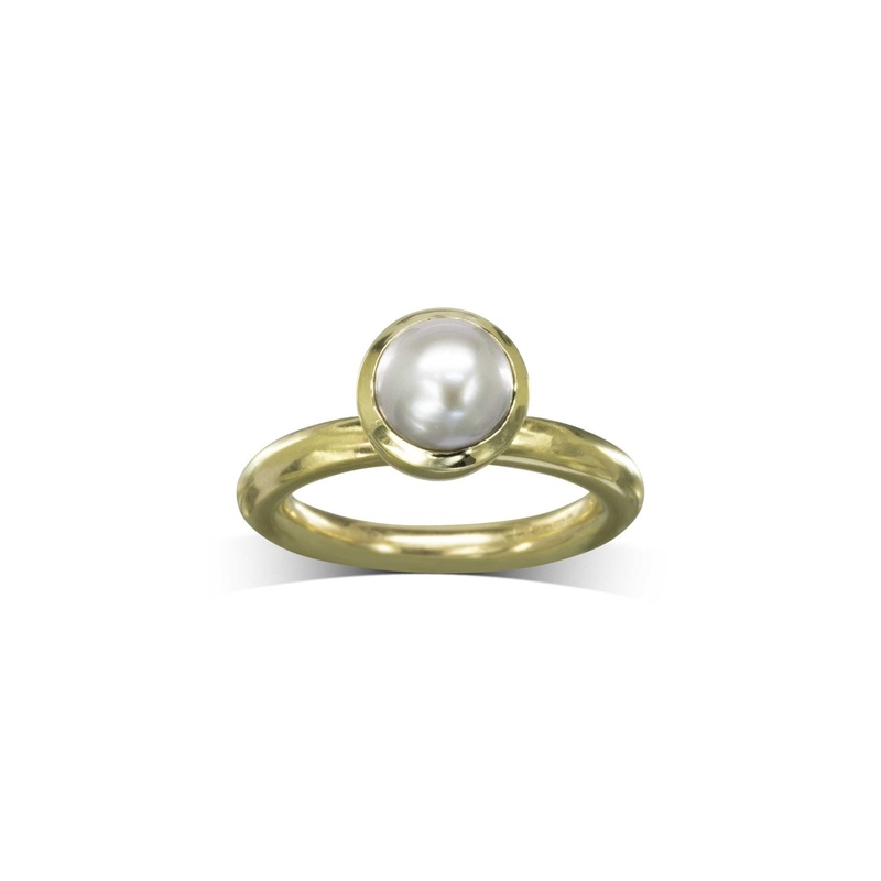 Round White Pearl Yellow Gold Ring