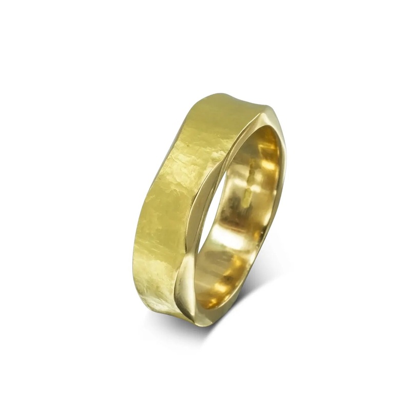 Side Hammered Textured Yellow Gold Wedding Ring (8mm)