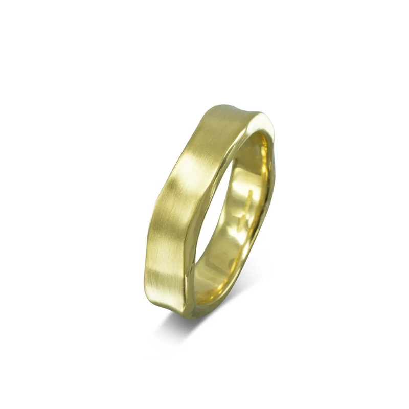 Side Hammered Brushed Yellow Gold Wedding Ring (5mm)