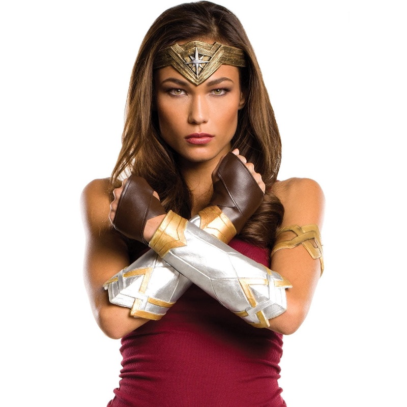 Wonder Woman Deluxe Gauntlets Deluxe Tiara Armband and Glovelets Set