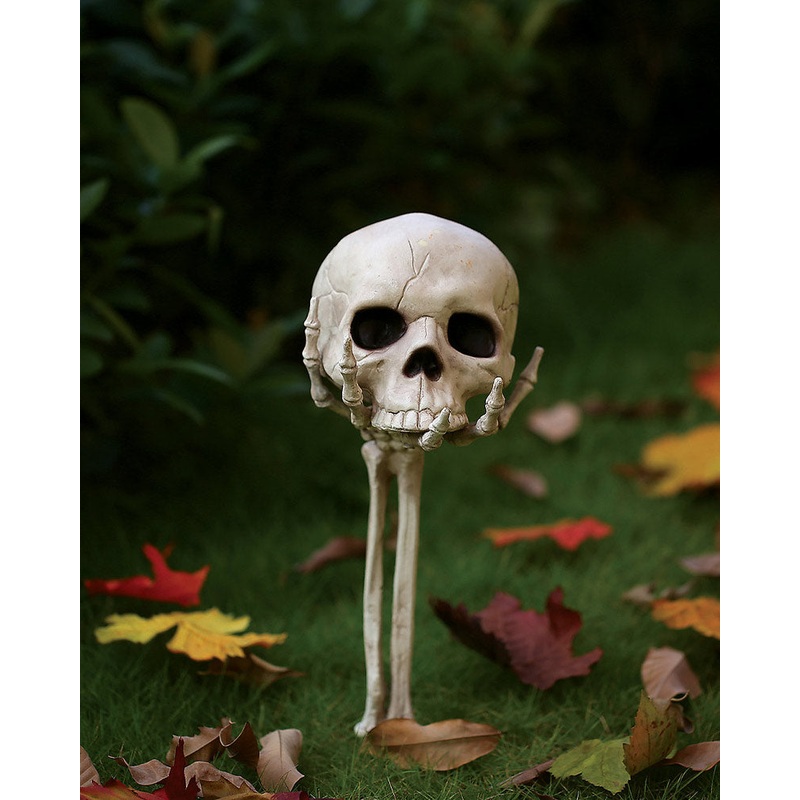 Skull in Hand Groundbreaker 36cm