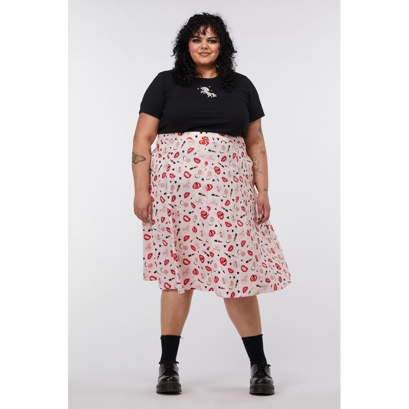 Kiss And Makeup Skirt Curve