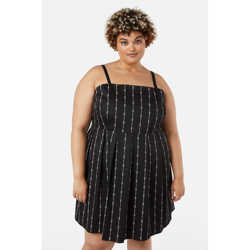 Curve Barbed Wire Bustier Pleated Dress