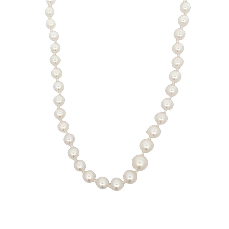 White 14 Karat pearl necklace Estate Jewelry with 98 Round Pearls