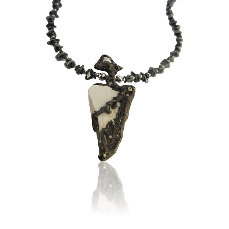 Dark Ephesus Collier