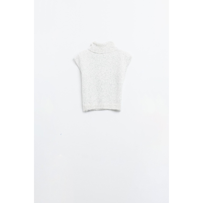 Cozy Turtleneck Sleeveless Sweater In Grey
