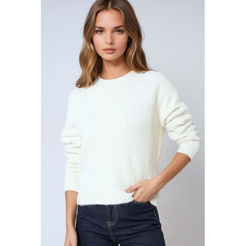 Cozy Basic Crew Neck Knitted Sweater In Cream