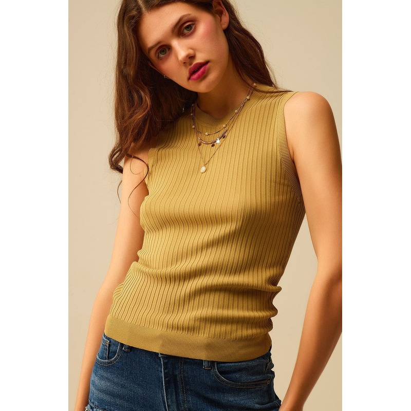 Sleeveless Ribbed Knitted Top In Camel