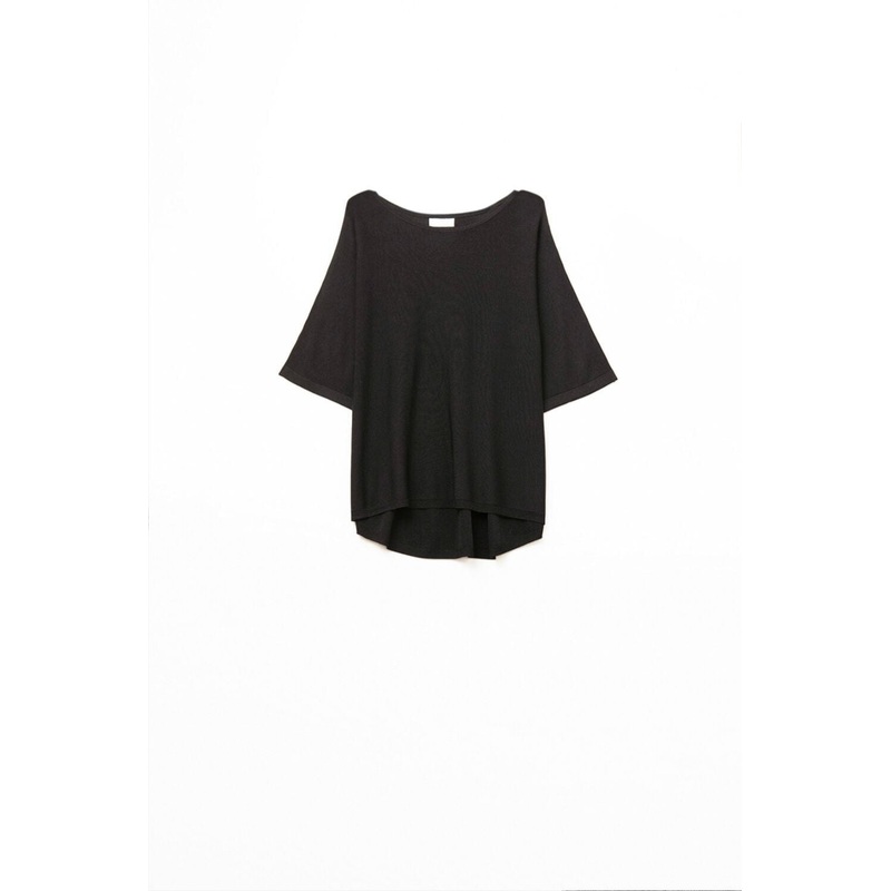 Oversized Sweater In Black With Elbow-Length Sleeves