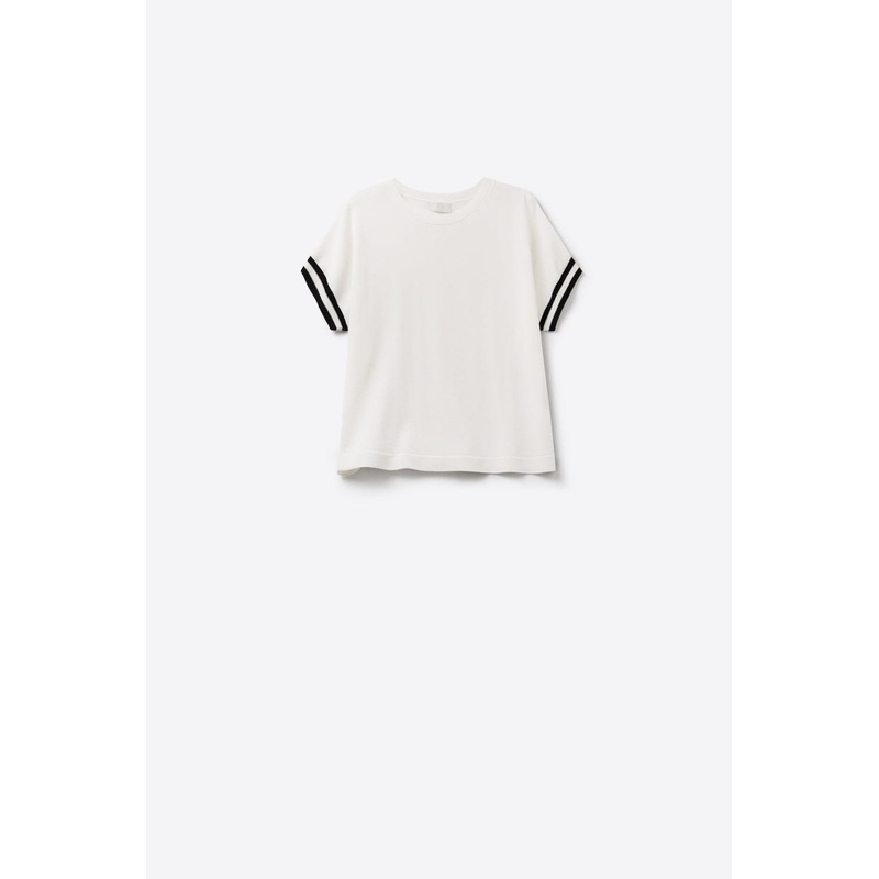 Relaxed Fit Sweater In White With Black Contrast Detail