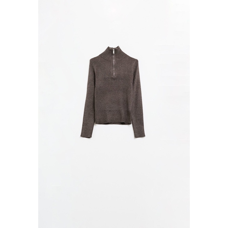 Brown Ribbed Fitted Sweater With Zip Closure