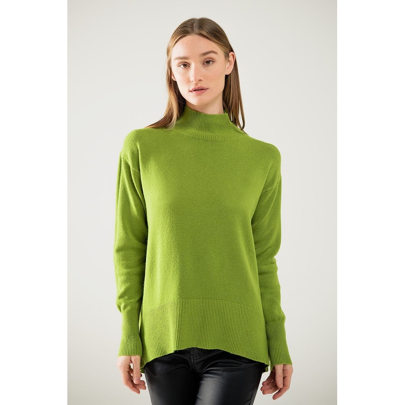 Loose Green Sweater With Opening In The Back