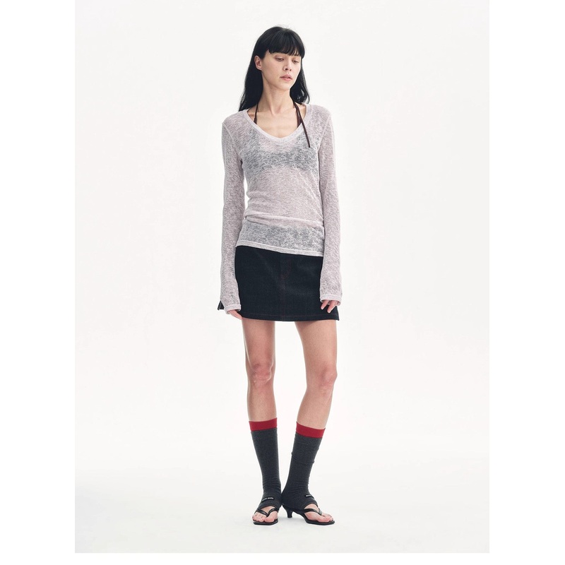 “Spring Old Dream” Loose and Versatile Slightly Hollow V-Neck Straight Shoulder Top