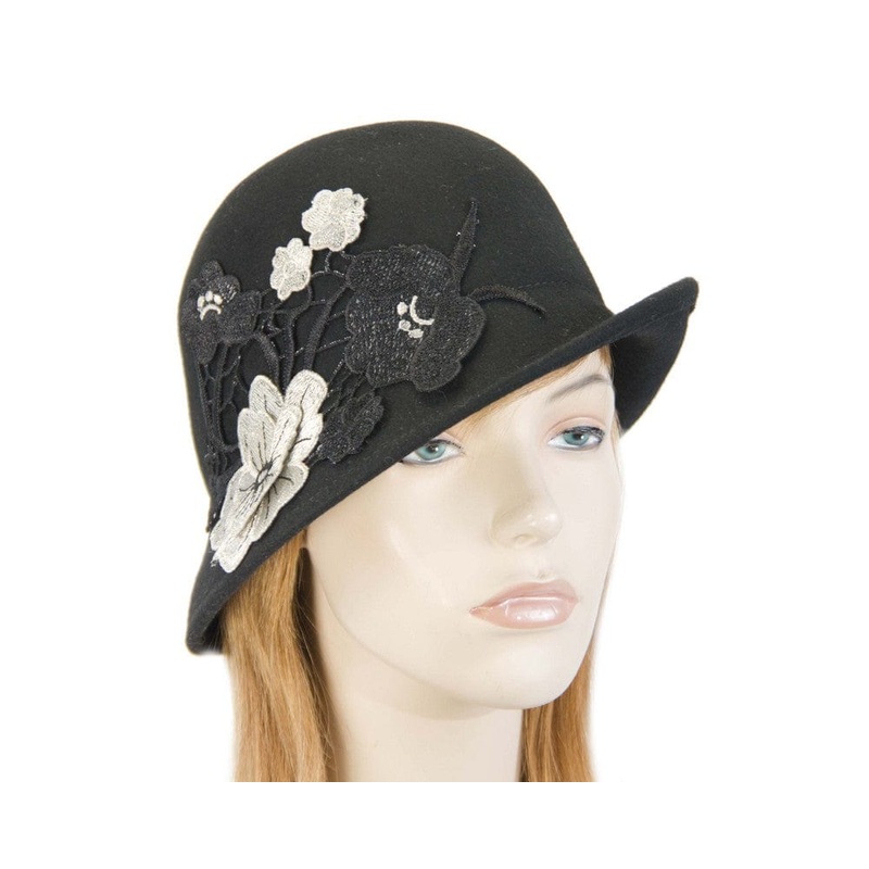 Black winter bucket hat with lace