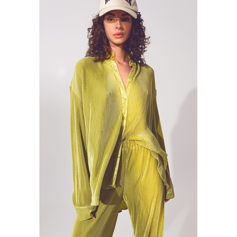 Relaxed Pleated Satin Shirt In Green