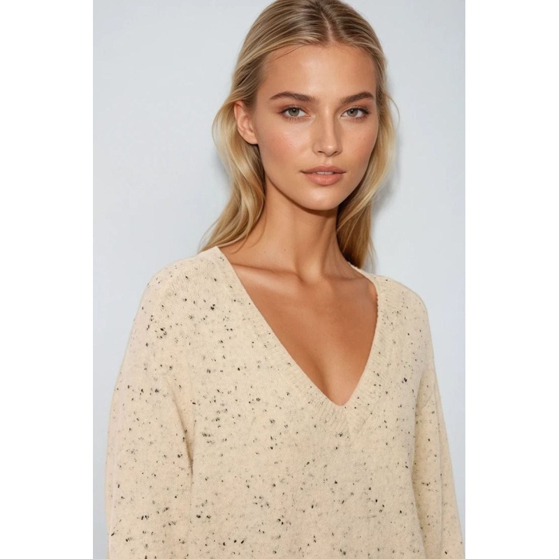 V-Neck Wide Fit Speckled Sweater In Cream