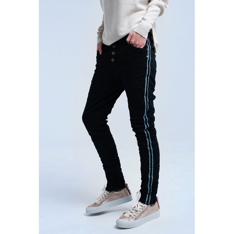 Black Boyfriend Jeans With Buttons