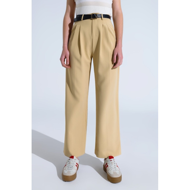 Straight Leg Trousers With Side Pockets And Darts In Beige