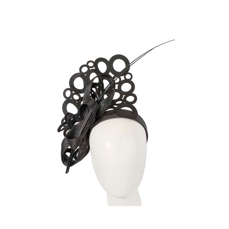 Black sculptured fascinator for racing