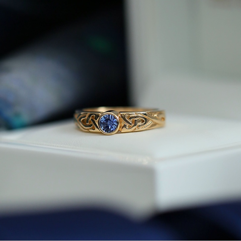 Celtic Knotwork Sapphire Solitaire Ring in 18ct Yellow Gold