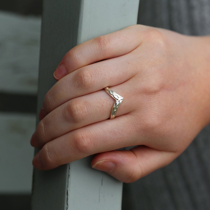 Wishbone Celtic Ring in 9ct White Gold