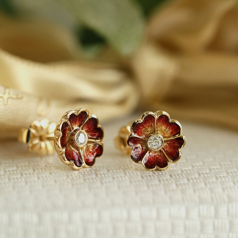 Primula Scotica Small 18ct Yellow Gold Diamond Stud Earrings in Red Enamel
