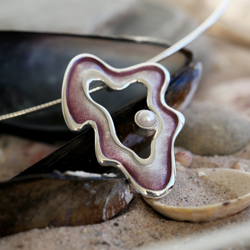 Rock Pool Pearl Dress Necklace in Champagne Enamel