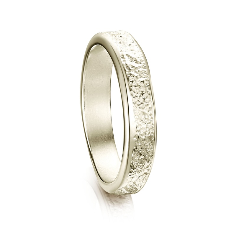 Matrix 4mm Band in 18ct White Gold