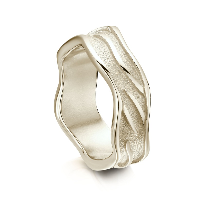 Sea Motion Ring in 9ct White Gold