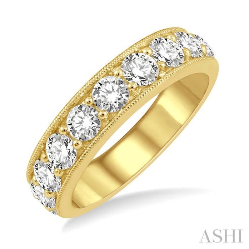 2.00 ctw Round Cut Diamond Wedding Band in 14K Yellow Gold