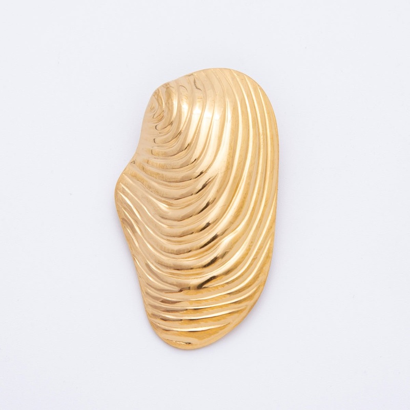 Stainless Steel Ribbed Textured Wave Minimalist Conch Sea Shell Statement Pieces Charm | J511