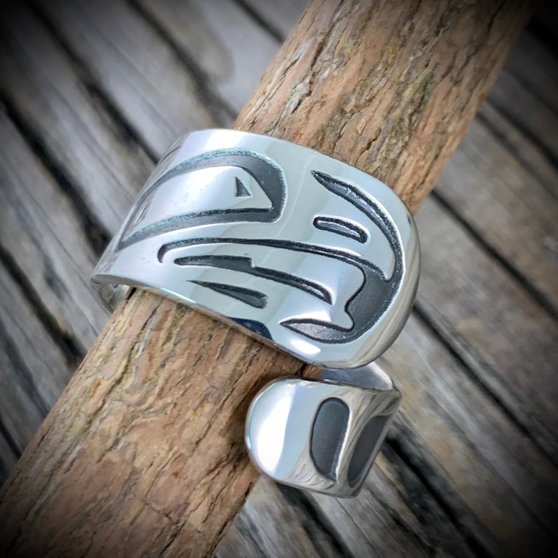Raven Large Ring
