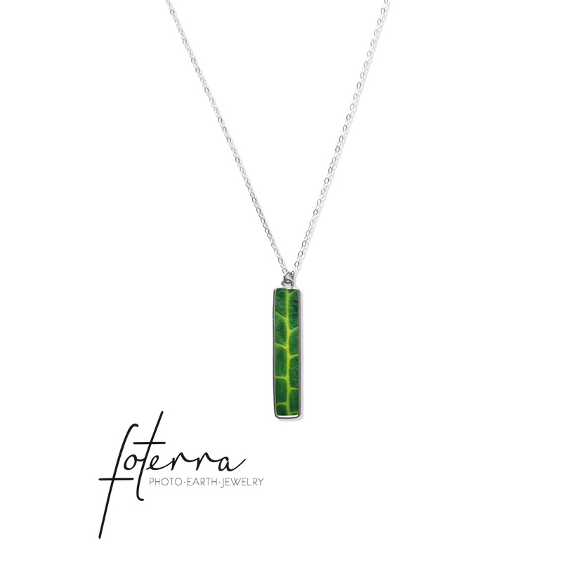 Green Leaf – Vertical Bar Necklace