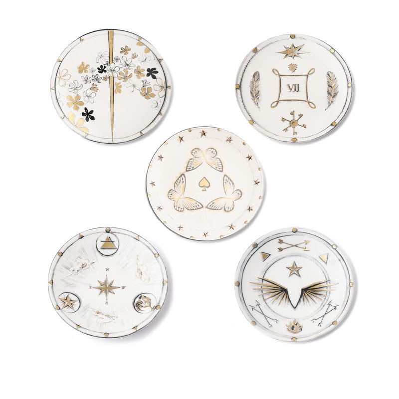 Chapter 2 : Tenet Dessert Plate Set