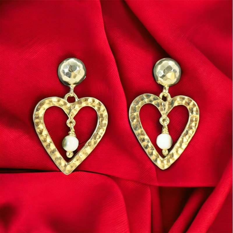 “Queen of Hearts” Post