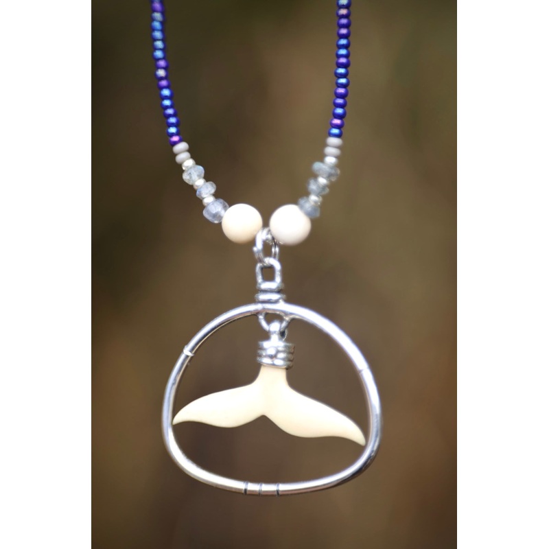 Whale Tail Necklace – Labradorite